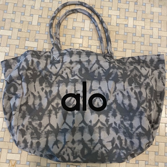 ALO Yoga Handbags - [NWT] Alo Grey Tie-Dye Tote